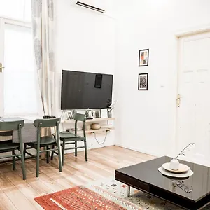 Stylish And Spacious ! Location Kazincy Netflix Apartment Budapest